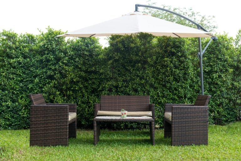 How Does a Cantilever Parasol Work? Do You Need One?