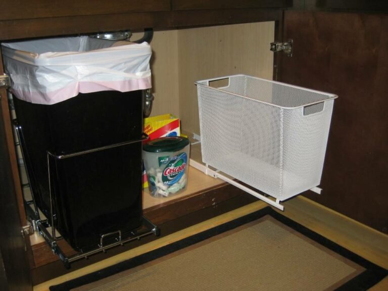 What Size Kitchen Bin Do I Need? Choosing the Best Product for Your Household’s Needs