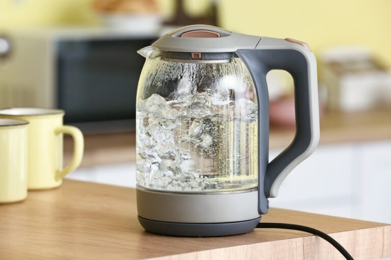 Cooking Mechanics: How Does a Kettle Work