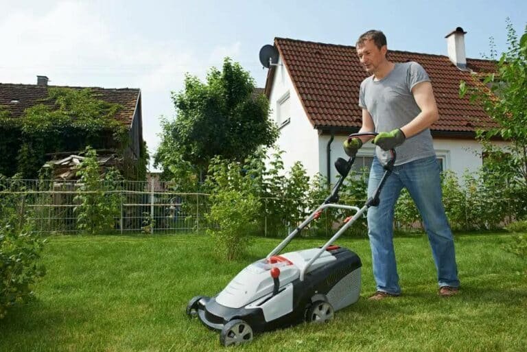 How Does an Electric Lawnmower Work: A Guidance to Keep Your Garden Neat