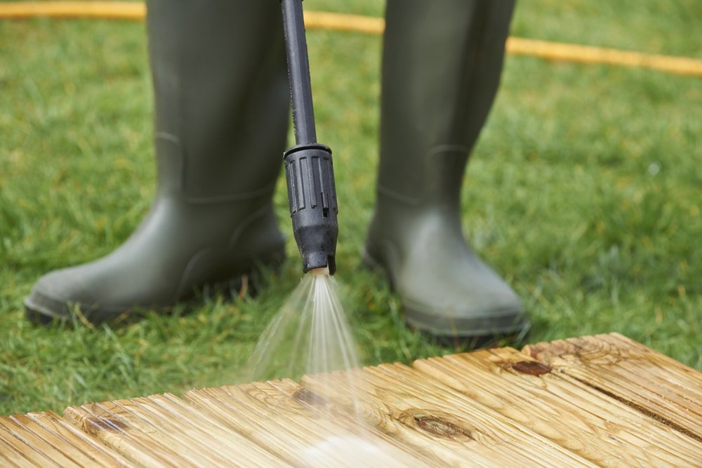How to Attach a Garden Hose to a Pressure Washer