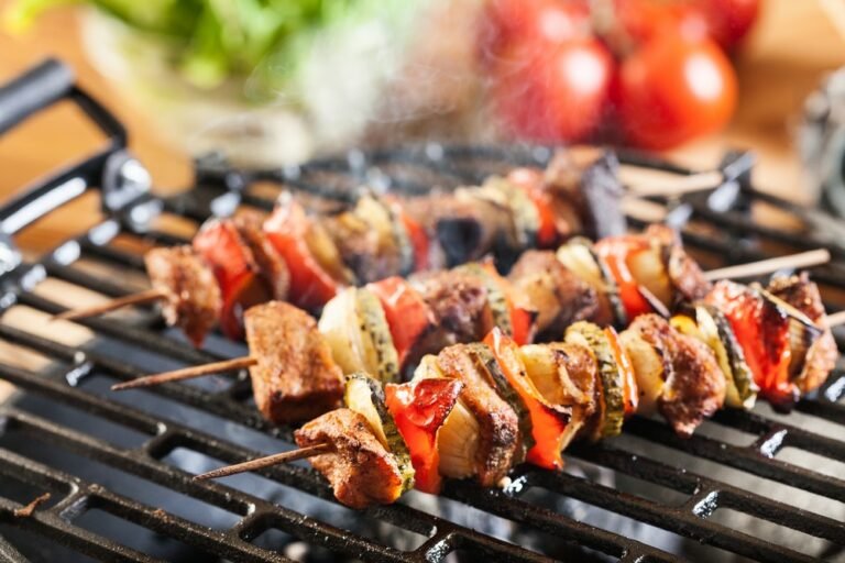 How to BBQ on a Charcoal Grill: Nailing That Incredible Flavour