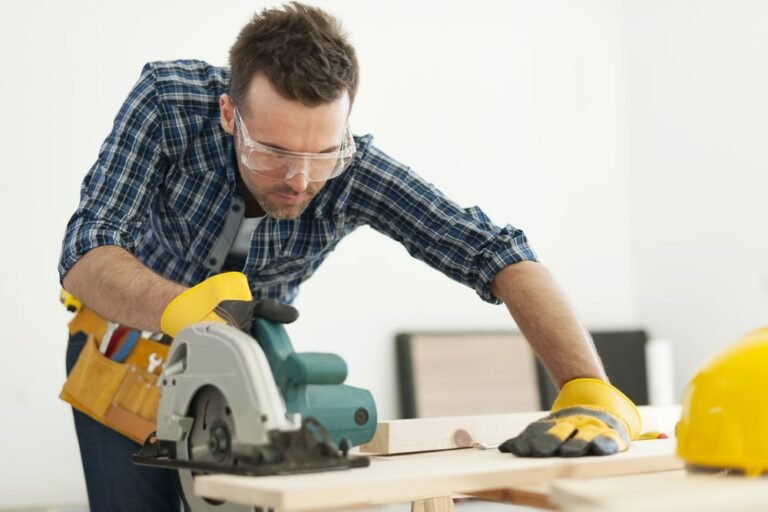 What Is a Circular Saw? Do You Need One?