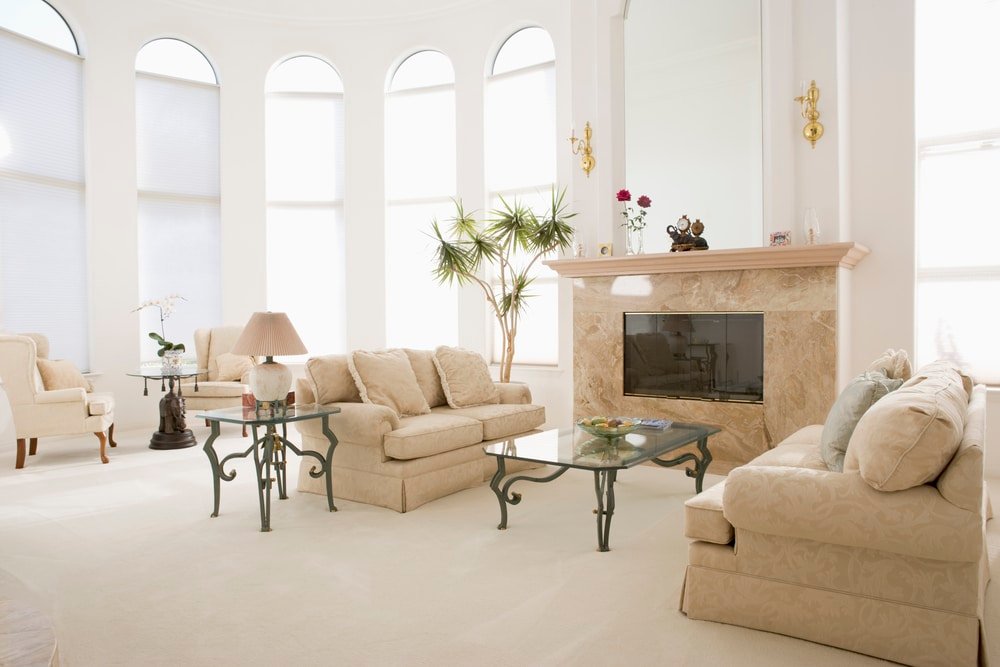 How to Decorate a Living Room With a Fireplace